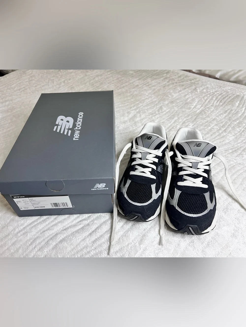 New Balance Black & White Classic Runner